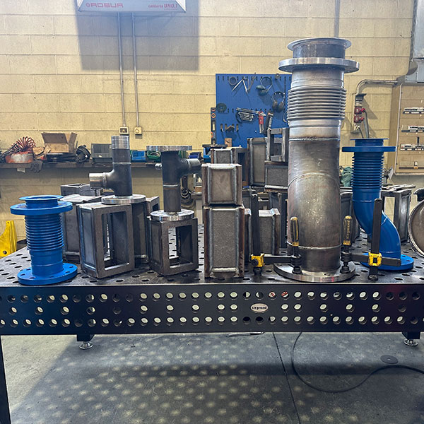 componenti-metalliche-di-diverse-dimensioni