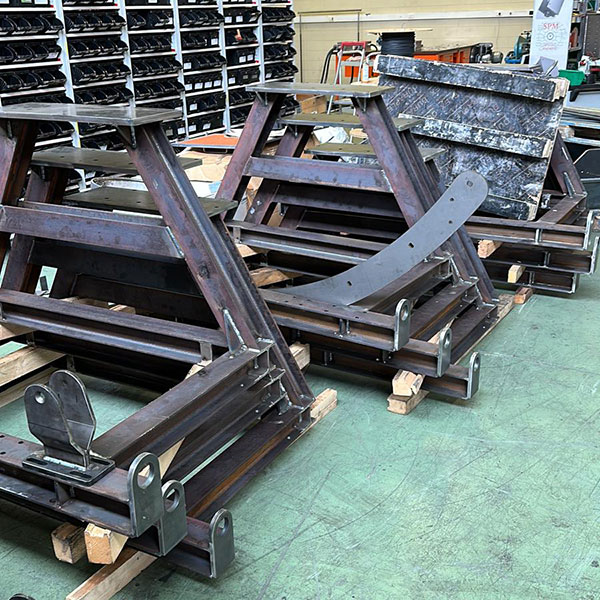 opere-su-misura-e-personalizzate-in-diversi-materiali